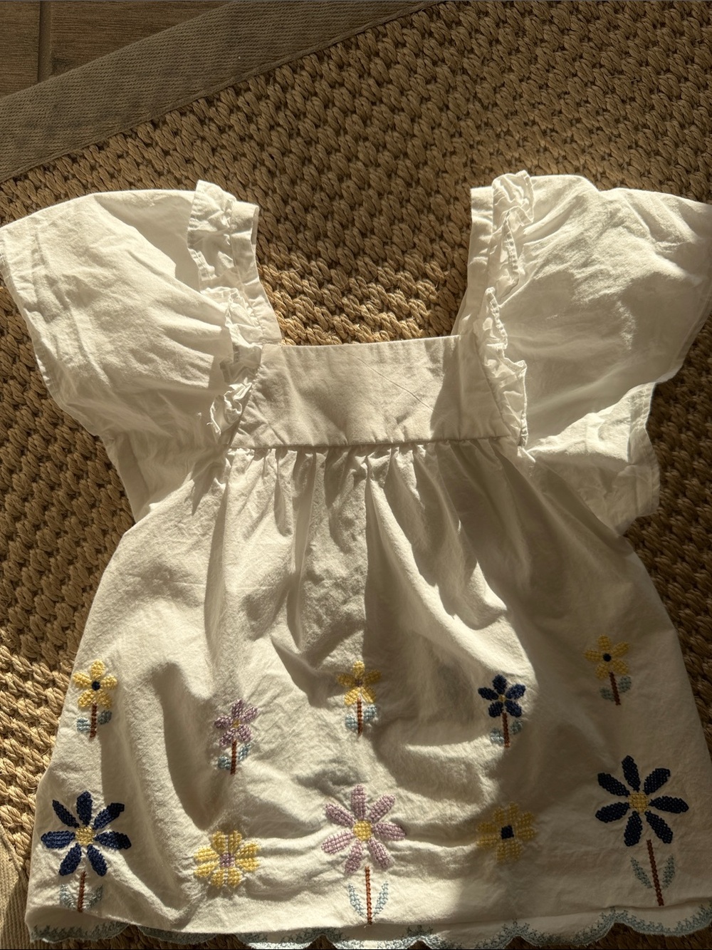 Zara Girls White Embroidered Flutter Sleeve Peasant Top - Floral Detail size 6 - Picture 3 of 10